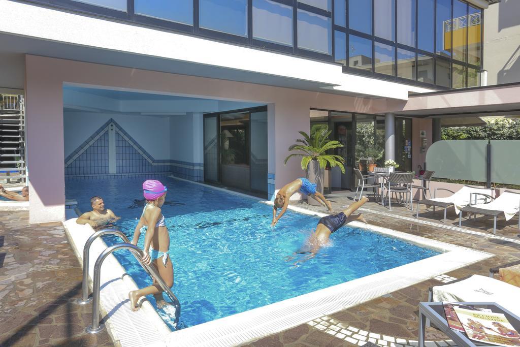 Hotel Ambassador Riccione Exterior photo